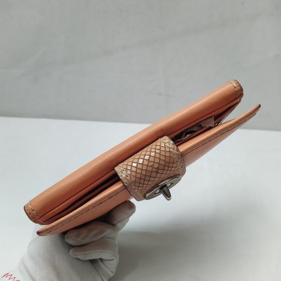 Coach Orange Leather Turn Lock Credit Card ID Window Bifold Wallet - Picture 5 of 15